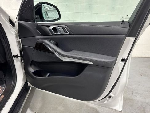 Used 2020 BMW X5 xDrive40i w/ Premium Package image 49