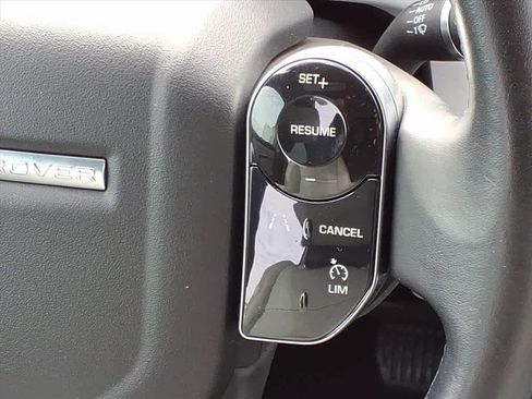 Used 2020 Land Rover Range Rover Evoque SE image 19