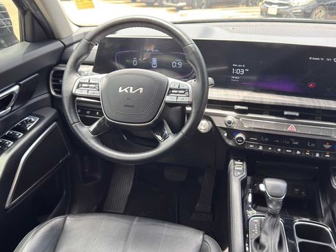 Certified 2024 Kia Telluride EX w/ EX Captain's Chair Package AWD/4WD image 25