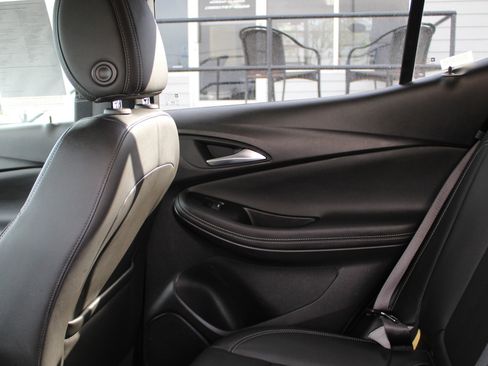 Used 2024 Buick Encore GX Sport Touring image 41