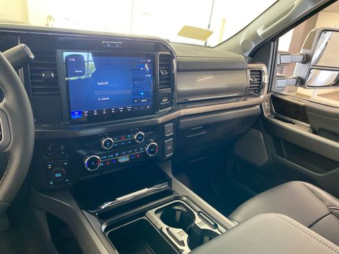 New 2026 Ford F250 Lariat w/ Black Appearance Package AWD/4WD image 12