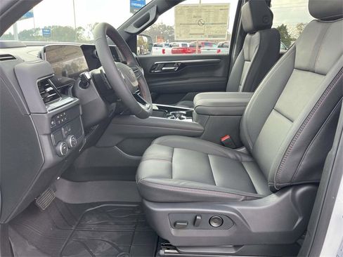 New 2026 Chevrolet Suburban RST image 9