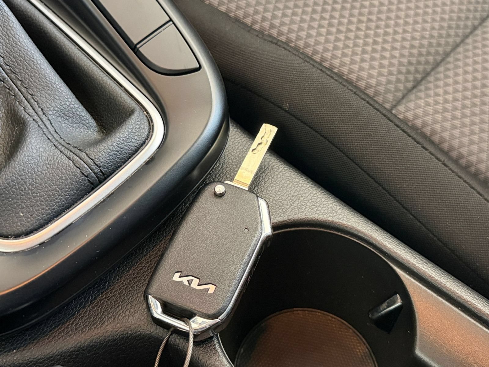 Used 2025 Kia Soul LX w/ LX Technology Package FWD image 20