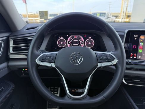 Used 2024 Volkswagen Atlas Peak Edition SE image 13