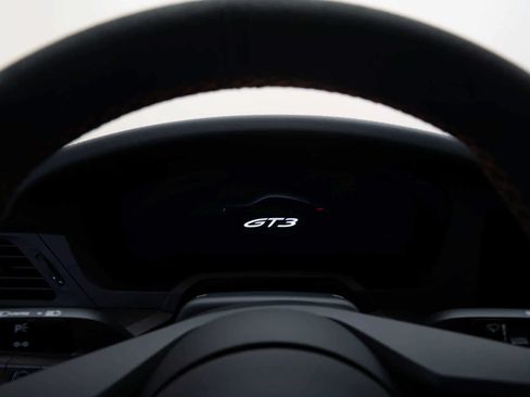 Used 2026 Porsche 911 GT3 RWD image 11