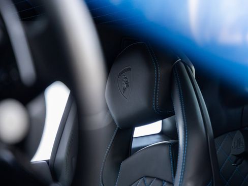 Used 2018 Lamborghini Aventador S image 31