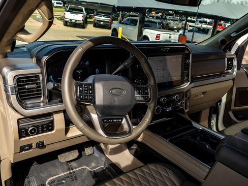 Used 2025 Ford F450 Platinum w/ Platinum Plus Package image 17