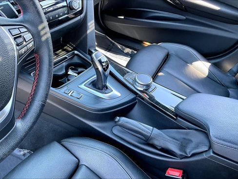 Used 2018 BMW 330i Sedan w/ Convenience Package RWD image 16