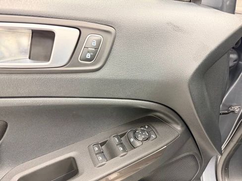 Used 2019 Ford EcoSport SE image 22