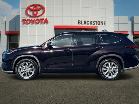 Used 2022 Toyota Highlander Limited AWD/4WD image 6