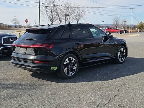 Used 2022 Audi e-tron Premium w/ Convenience Plus Package image 12