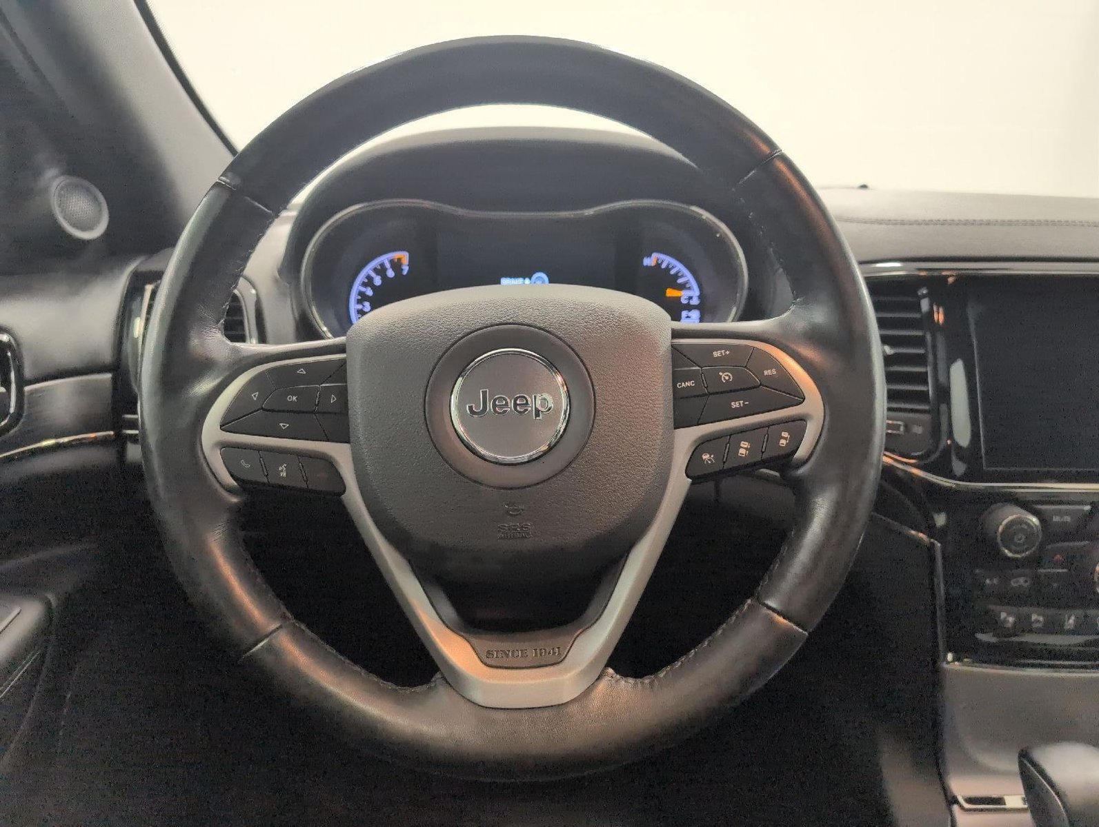 Used 2021 Jeep Grand Cherokee Overland AWD/4WD image 6
