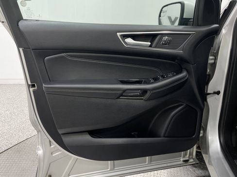 Used 2018 Ford Edge Titanium w/ Canadian Touring Package image 16