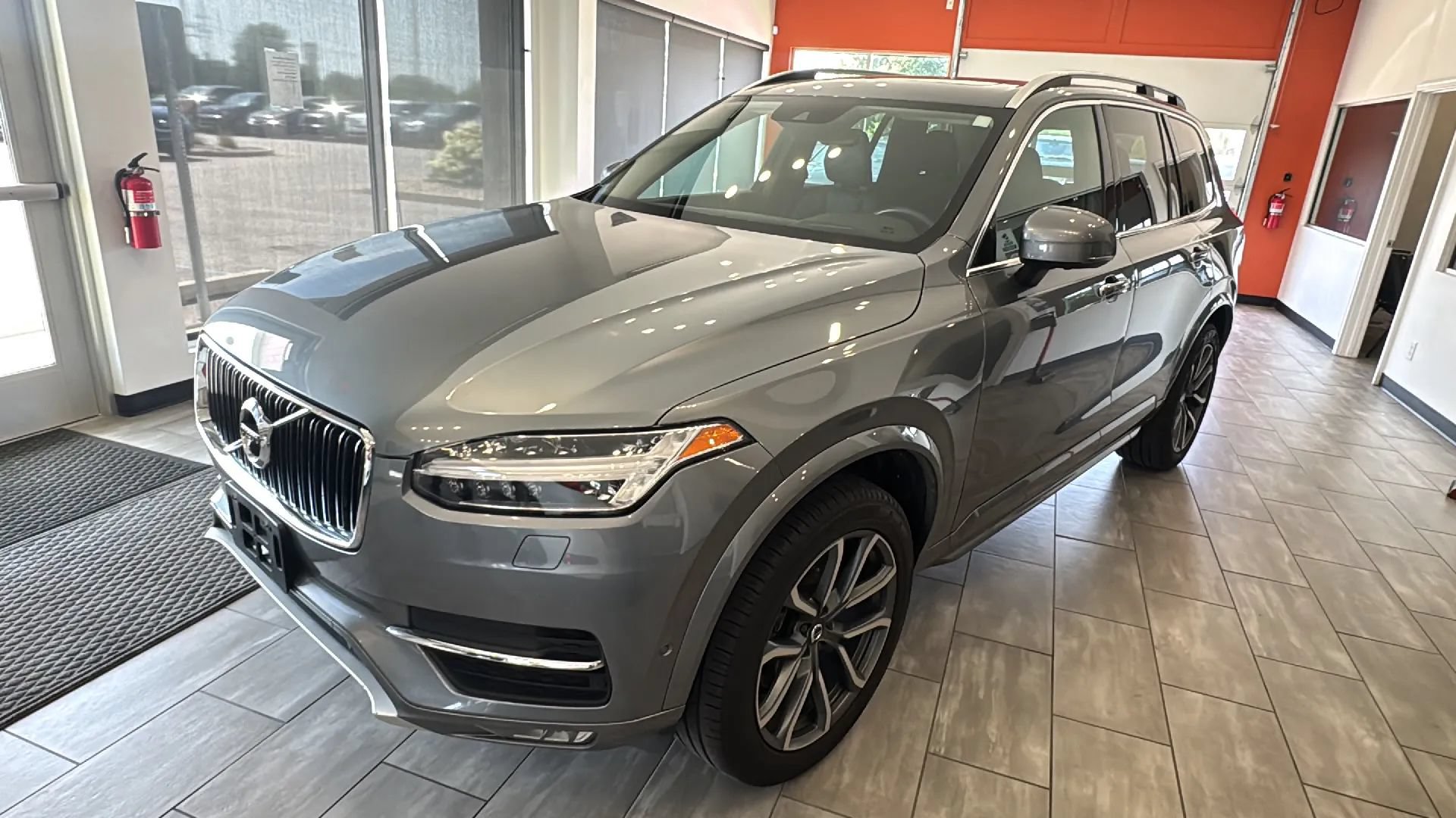 Used 2017 Volvo XC90 T6 Momentum w/ Vision Package AWD/4WD image 9