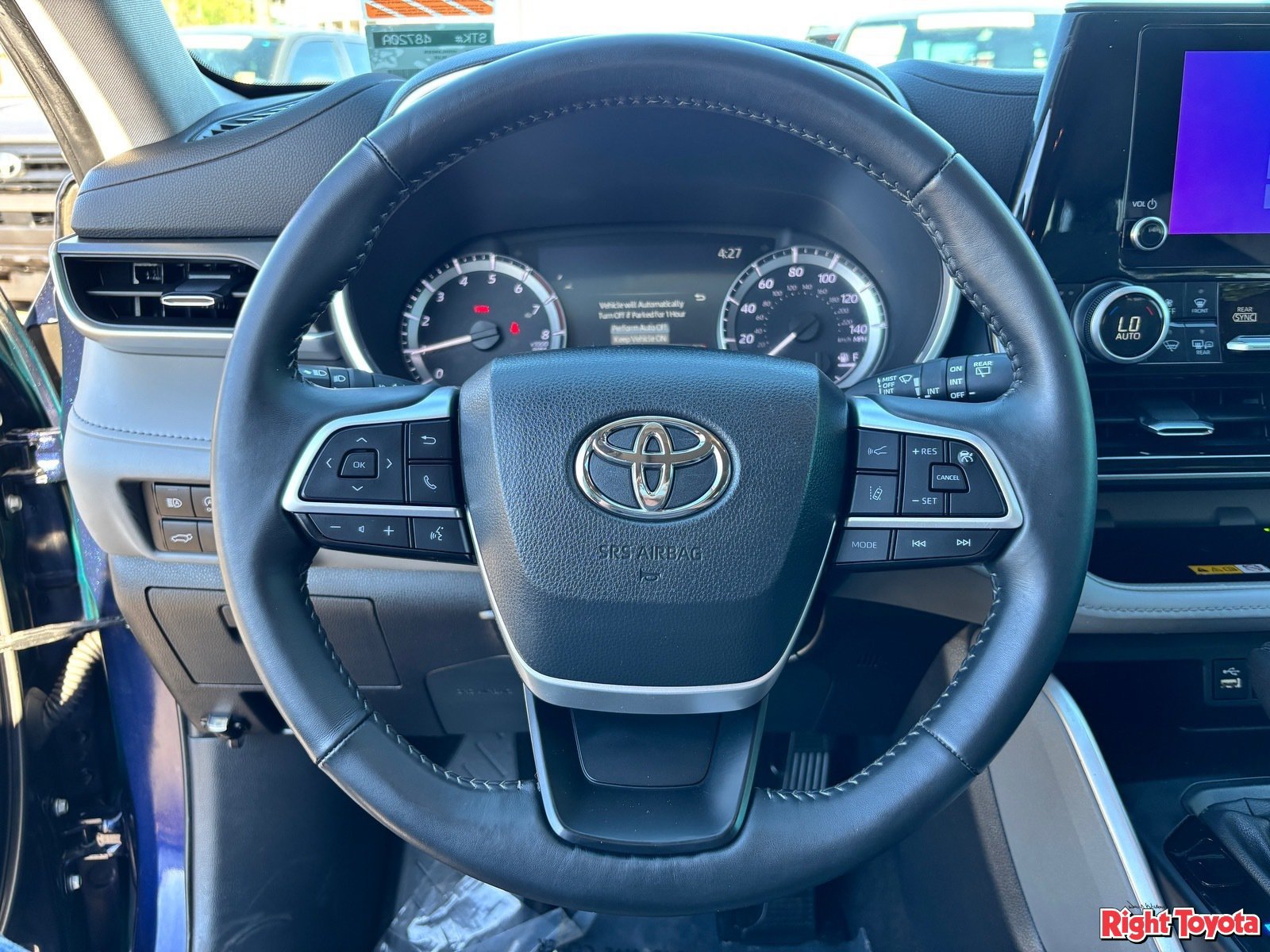 Used 2024 Toyota Highlander XLE AWD/4WD image 22
