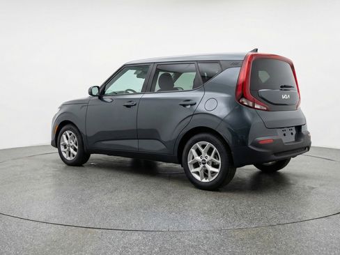 Used 2025 Kia Soul LX w/ LX Technology Package FWD image 6