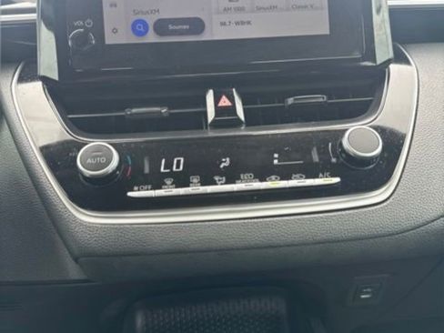 Used 2025 Toyota Corolla LE FWD image 12