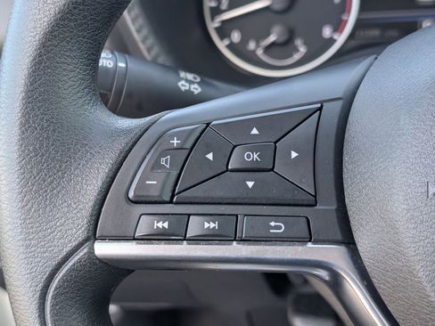 Used 2025 Nissan Sentra SV image 22