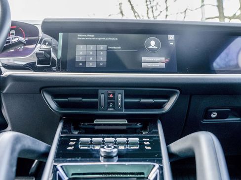 Used 2024 Porsche Cayenne S image 33