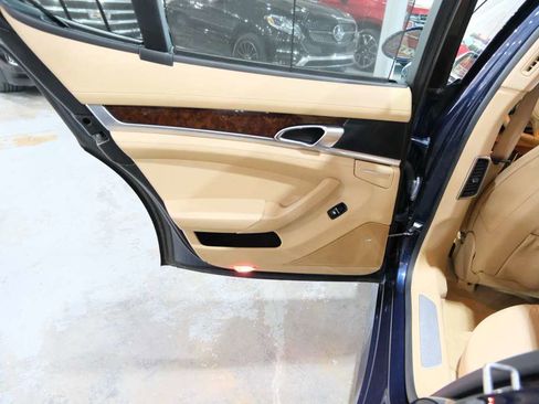 Used 2014 Porsche Panamera 4 image 23