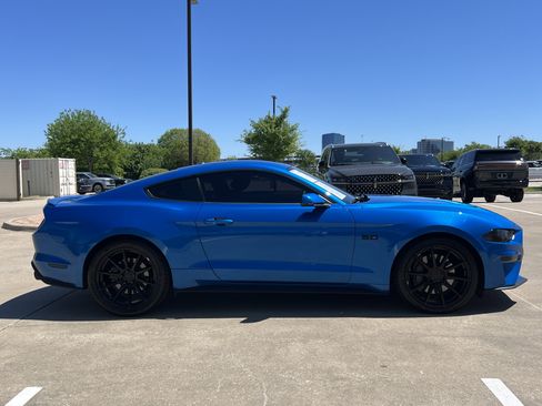 Used 2019 Ford Mustang GT Premium image 10
