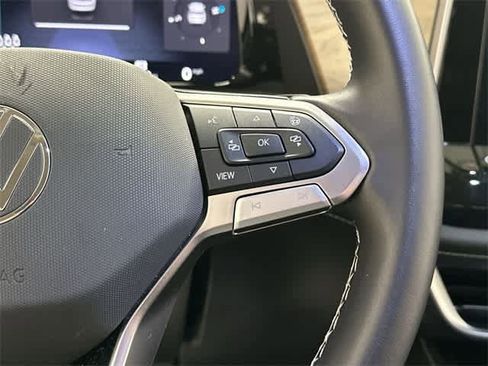 Certified 2025 Volkswagen Atlas SE image 9