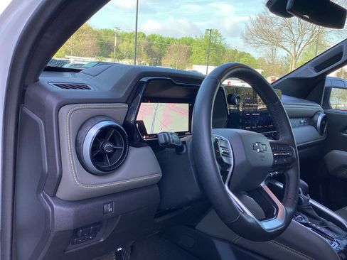 Used 2024 Chevrolet Colorado ZR2 w/ ZR2 Convenience Package III image 10