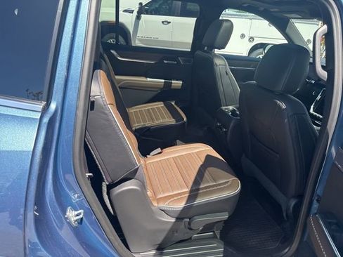 Used 2026 GMC Acadia Denali Ultimate image 36