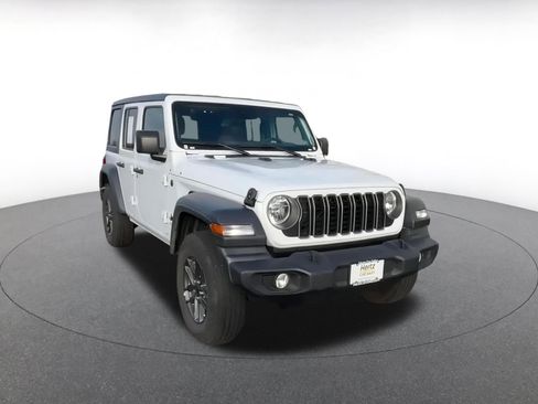 Used 2025 Jeep Wrangler Sport S image 3