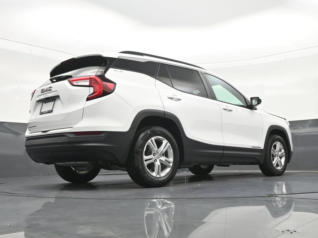 Used 2024 GMC Terrain SLE w/ Driver Convenience Package FWD image 29