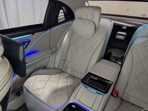 Used 2022 Mercedes-Benz Maybach S 580 4MATIC w/ Manufaktur Leather Package image 14