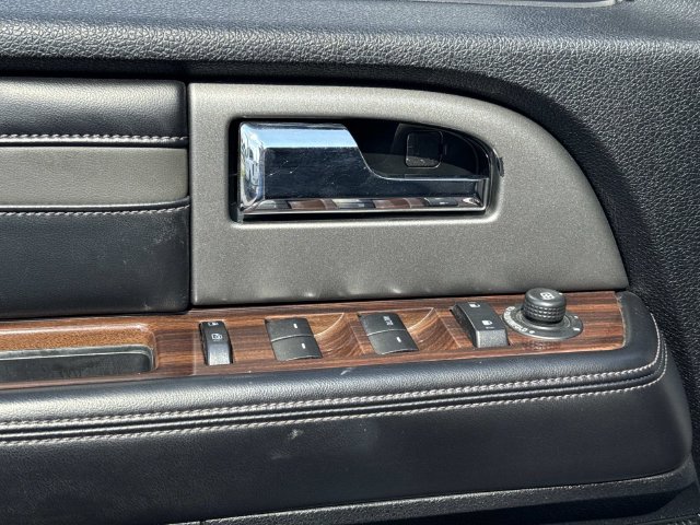 Used 2016 Ford Expedition Platinum RWD image 22