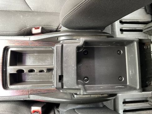 Used 2017 Chevrolet Traverse LT FWD image 26