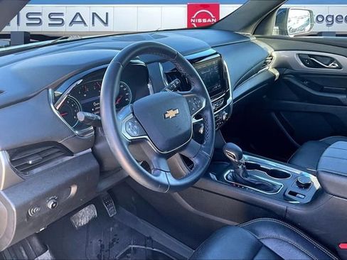 Used 2023 Chevrolet Traverse LT image 14