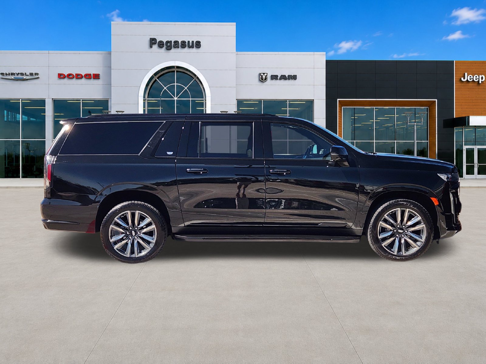 Used 2024 Cadillac Escalade ESV Sport RWD image 7