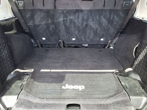 Used 2015 Jeep Wrangler Unlimited Sport AWD/4WD image 35