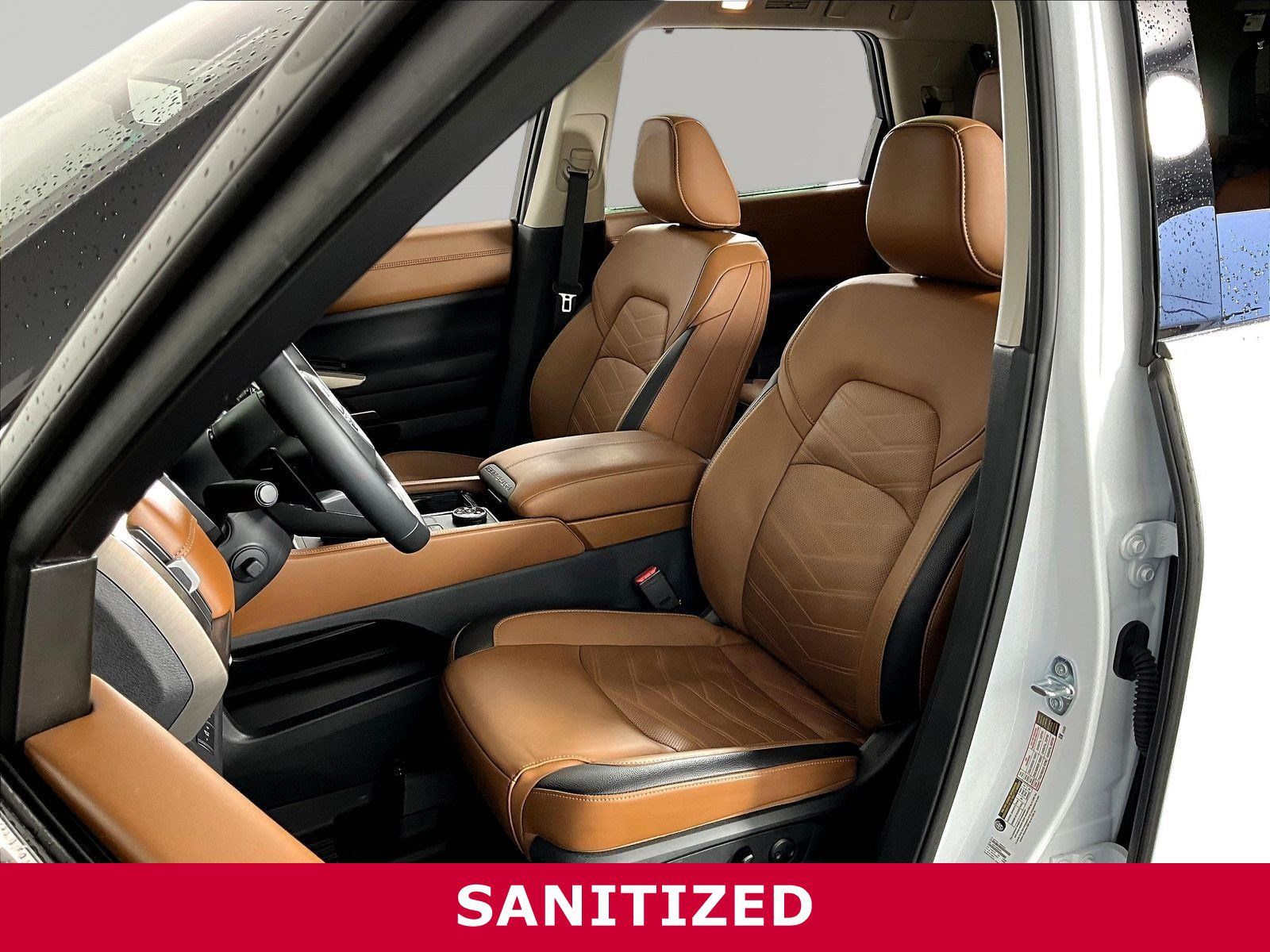 Certified 2025 Nissan Pathfinder Platinum w/ Black Appearance Package AWD/4WD image 20