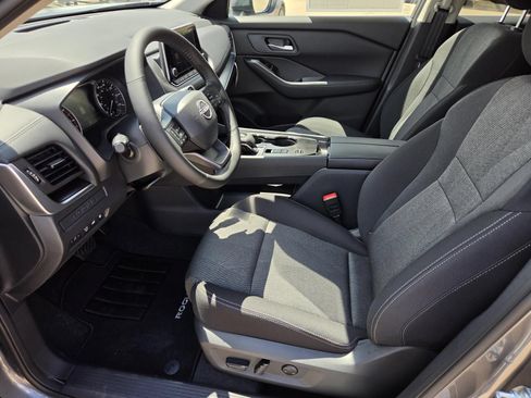 New 2026 Nissan Rogue SV FWD image 18