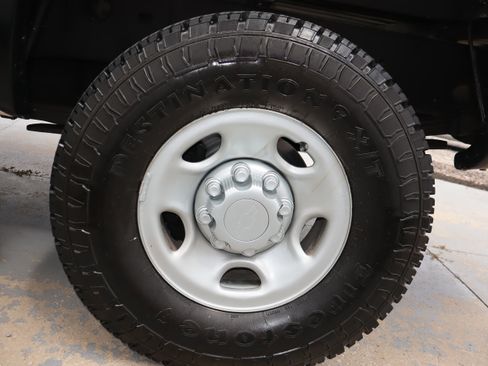 Used 2007 Chevrolet Silverado 2500 W/T w/ Heavy-Duty Power Package image 12