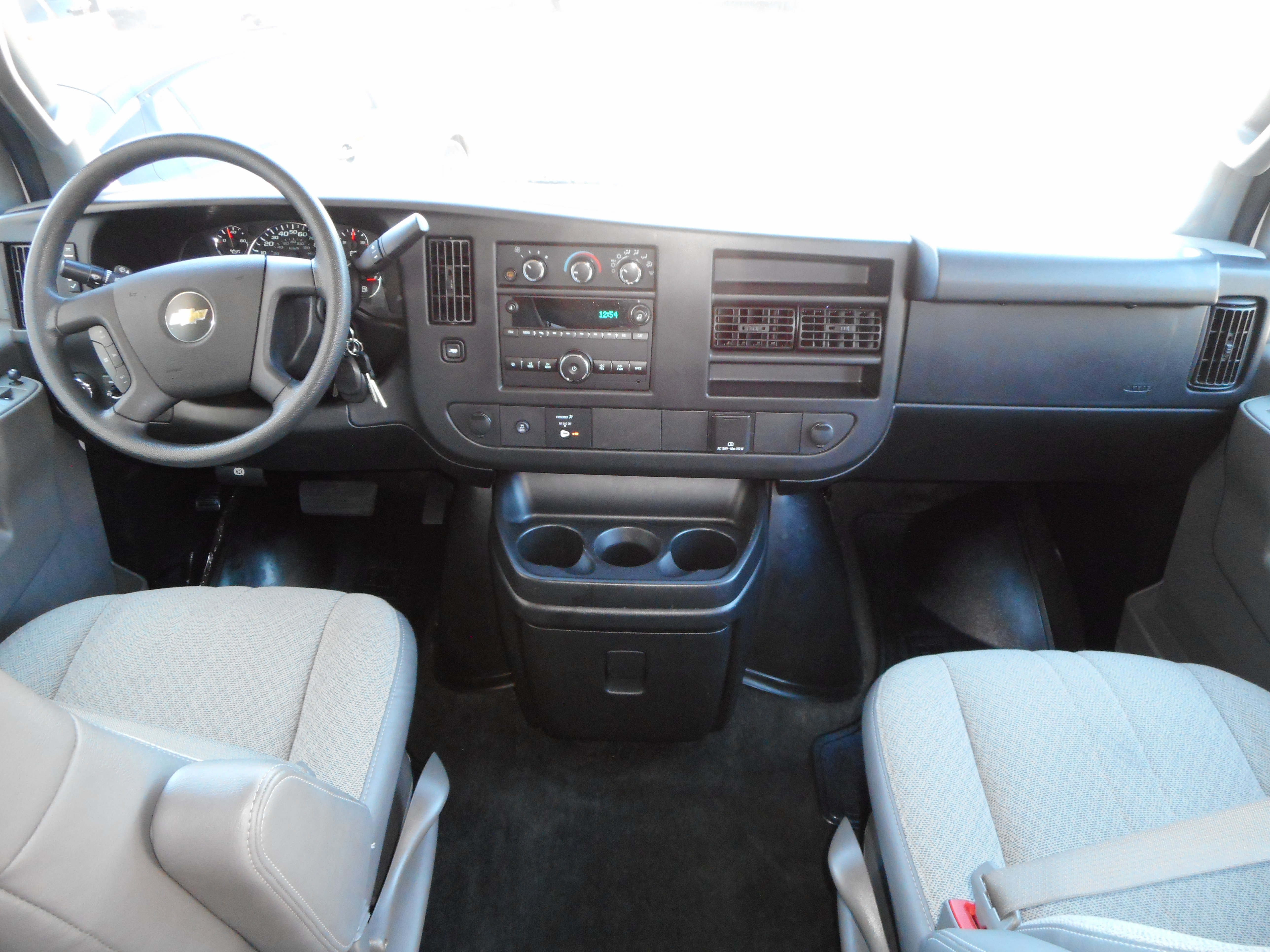 Used 2017 Chevrolet Express 3500 LT w/ LT Preferred Equipment Group RWD image 22