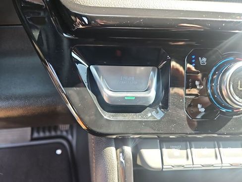 Used 2025 GMC Sierra 2500 AT4 AWD/4WD image 16