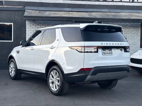 Used 2017 Land Rover Discovery SE image 18