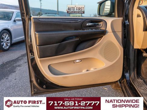 Used 2019 Dodge Grand Caravan SE w/ UConnect Hands-Free Group image 10