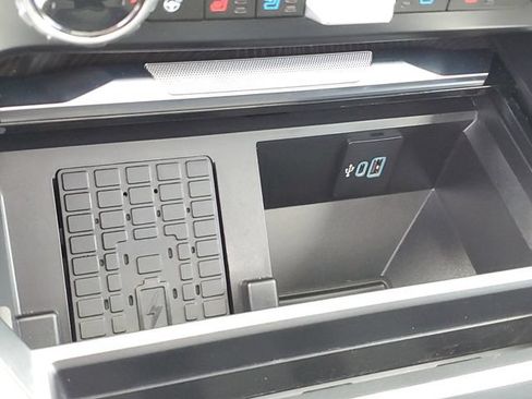 Used 2024 Ford F250 Platinum AWD/4WD image 17
