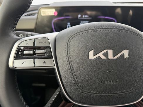 New 2025 Kia Telluride S image 25