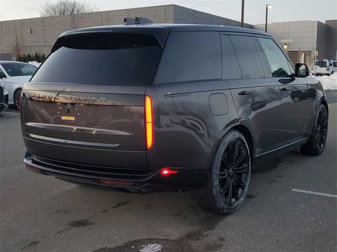 New 2025 Land Rover Range Rover SE image 3