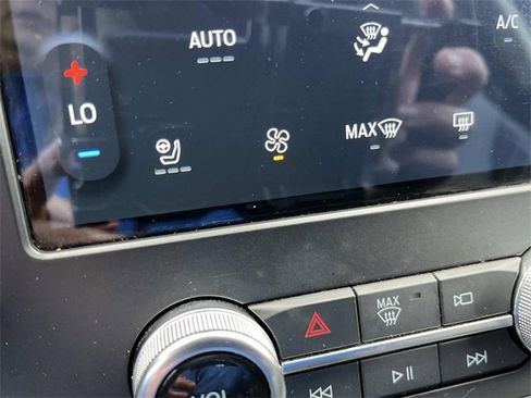 Certified 2024 Ford Edge Titanium image 38