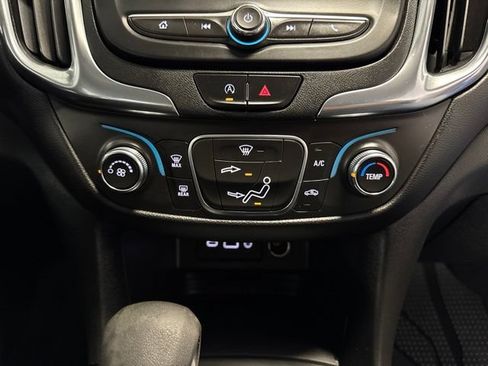 Used 2022 Chevrolet Equinox LT w/ LPO, Floor Liner Package FWD image 22