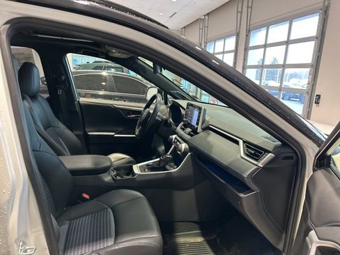 Used 2019 Toyota RAV4 XSE w/ Carpet Mat Package image 19