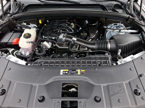 Certified 2025 Jeep Grand Cherokee Limited w/ Luxury Tech Group II AWD/4WD image 29